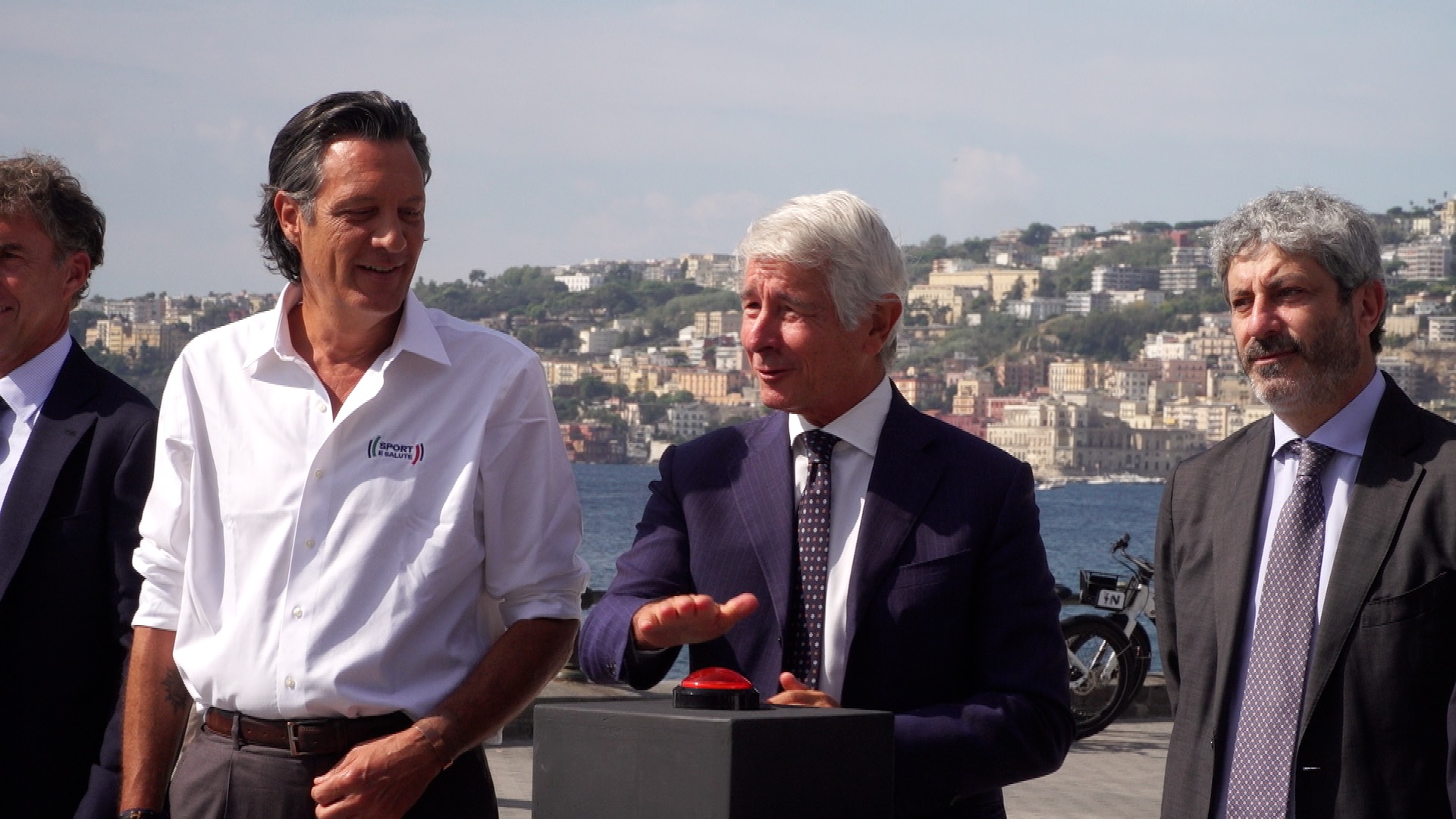 America’s Cup, Napoli accende il countdown: in piazza Vittoria l’orologio verso il 2027